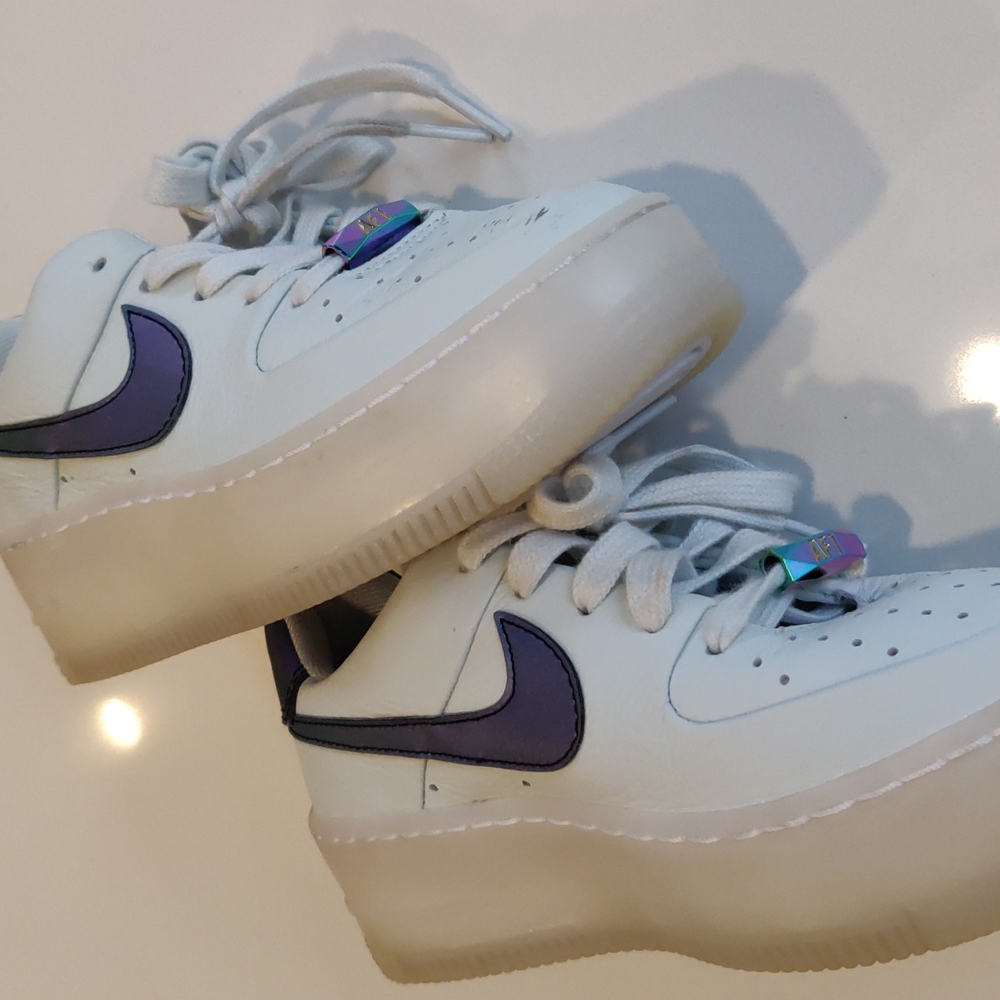 Nike Women's Sneakers White and Black - Picture 6 of 7